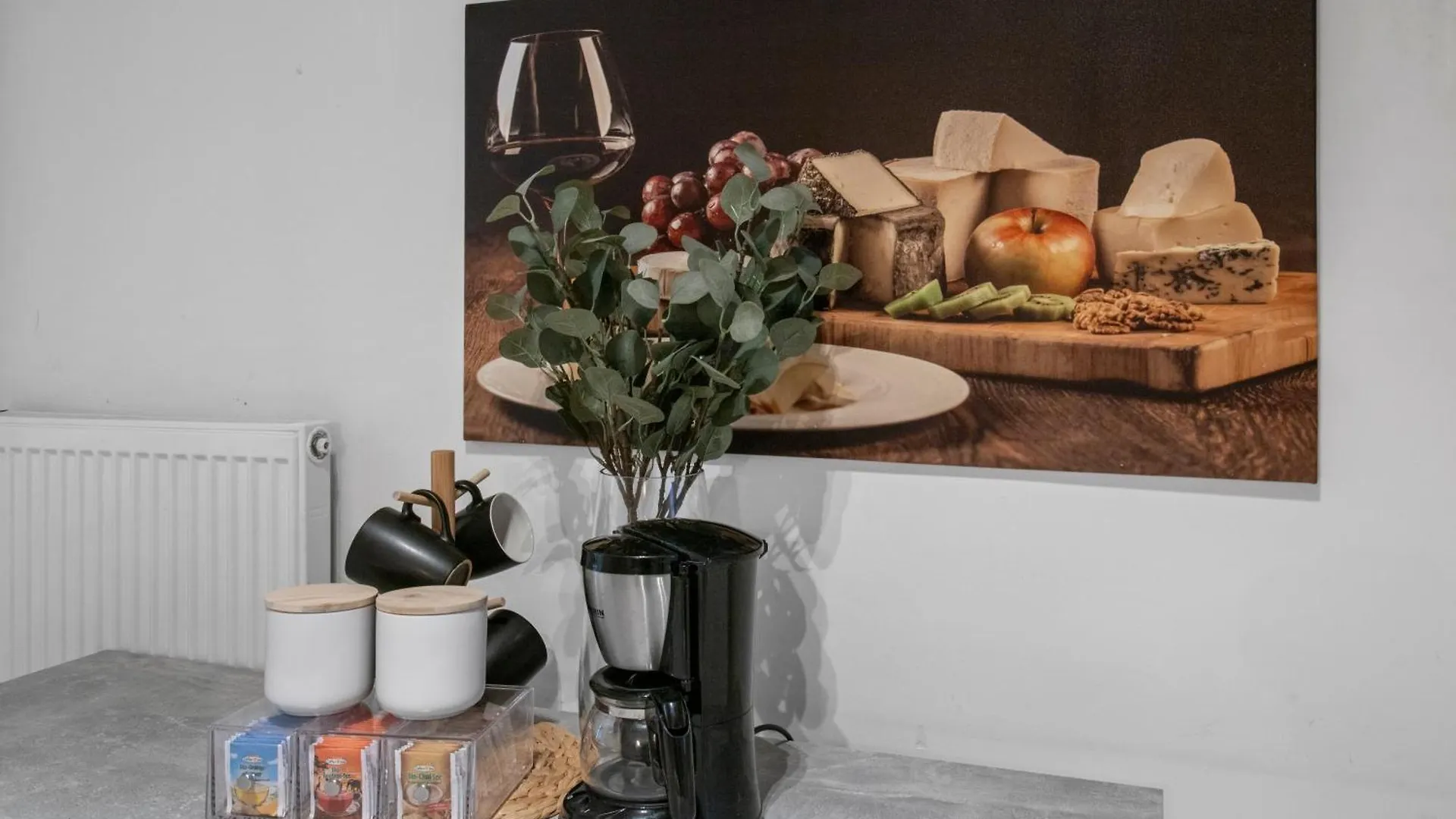 Apartment Next To Shopping Street, Few Stops Stephansplatz, Monthly Reservations Vienna