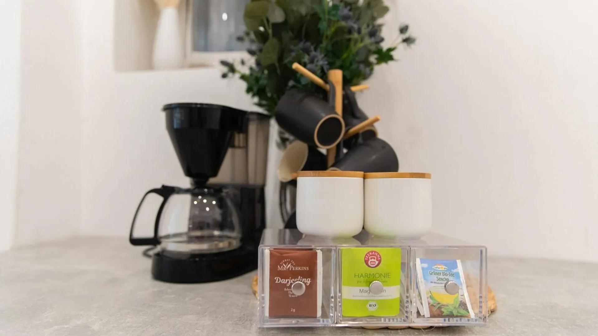 Next To Shopping Street, Few Stops Stephansplatz, Monthly Reservations Vienna Apartment