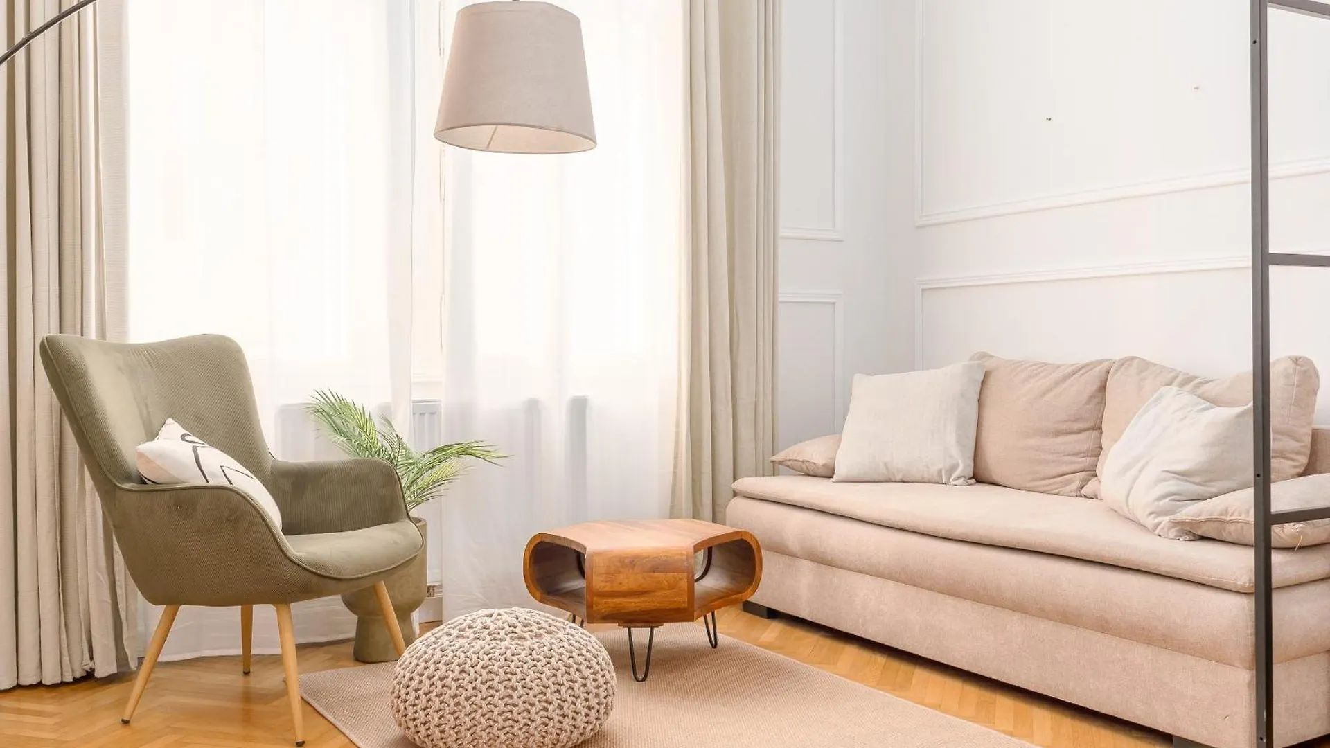 Apartment Next To Shopping Street, Few Stops Stephansplatz, Monthly Reservations Vienna