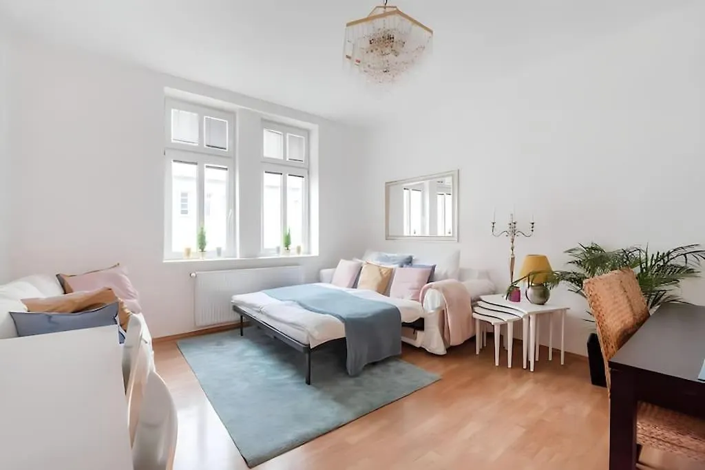 Next To Shopping Street, Few Stops Stephansplatz, Monthly Reservations location