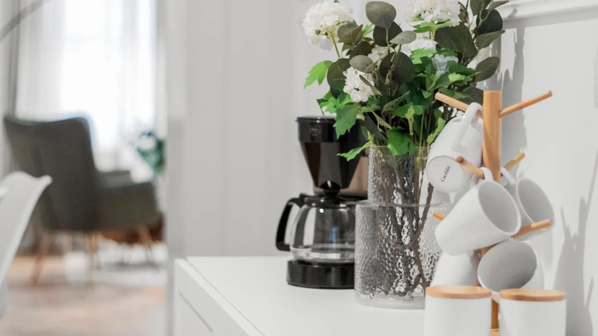 Next To Shopping Street, Few Stops Stephansplatz, Monthly Reservations Vienna Apartment