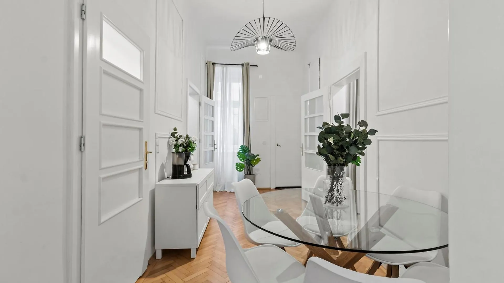 Next To Shopping Street, Few Stops Stephansplatz, Monthly Reservations Vienna 0*,